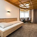 Garni Pfeifer Couette-café 3*